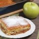 Бисквитен сладкиш с ябълки