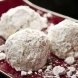 Орехови снежни топки