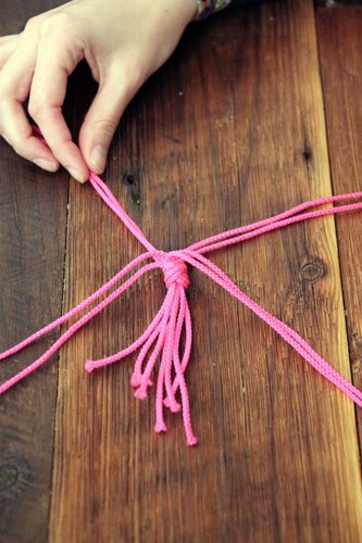 как да си направим висяща кашпа от въже