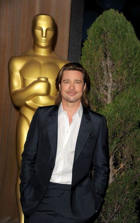 Брад Пит страда от тежко заболяване