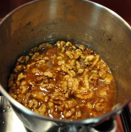 Вълшебна рецепта с мед, орехи и лимони, която трябва задължително да имате вкъщи!