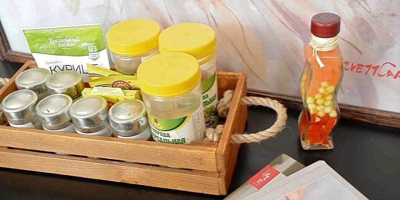 Красивые приправы. Можно ли использовать просроченные приправы. Стеклянные баночки для специй. Space специи. Баночки для специй.