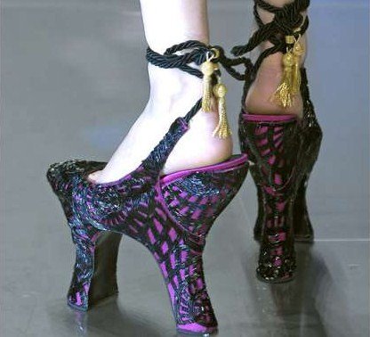 Обувките за гейша на Александър Маккуийн