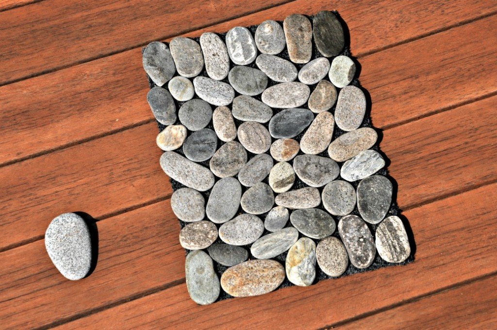 подложки за маса с камъчета