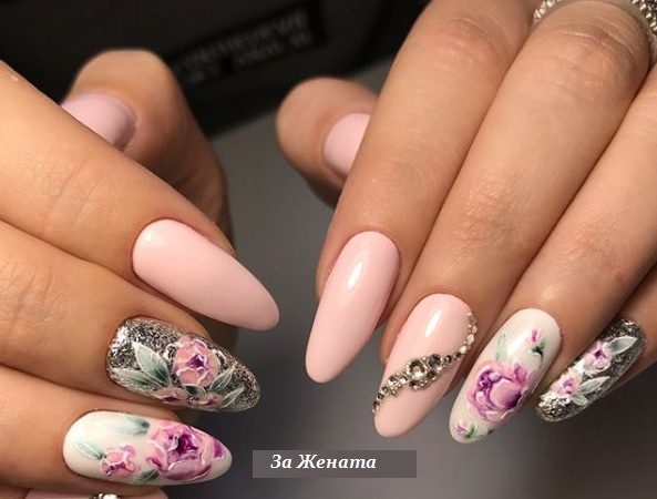 Розов маникюр с рози - За Жената