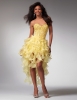 Латино къса рокля с пера в златисто жълто и красив корсет за бал 2012