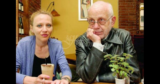 Ицко Финци на 86 се готви за второ бебе от 45 години по-младата му съпруга.  Ето влюбената двойка (Снимки): - За Жената