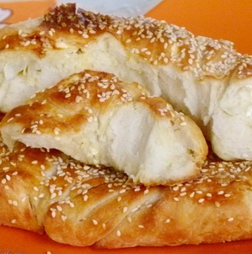 Усукана полувита баница - интересна за приготвяне и неустоимо вкусна ...